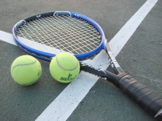 Un bărbat a murit în Mamaia, în timp ce juca tenis